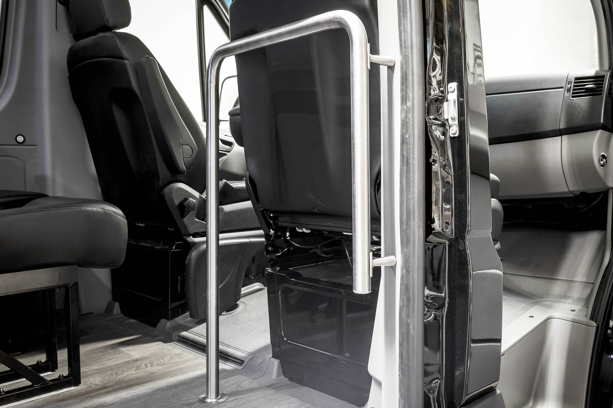 Bespoke Sprinter minibus build 170E13 · S5 photo 3