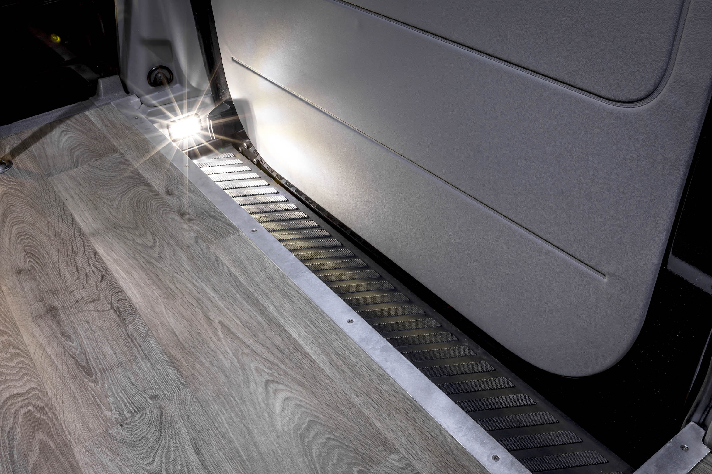 Bespoke Sprinter minibus build 170E13 · S5 photo 13
