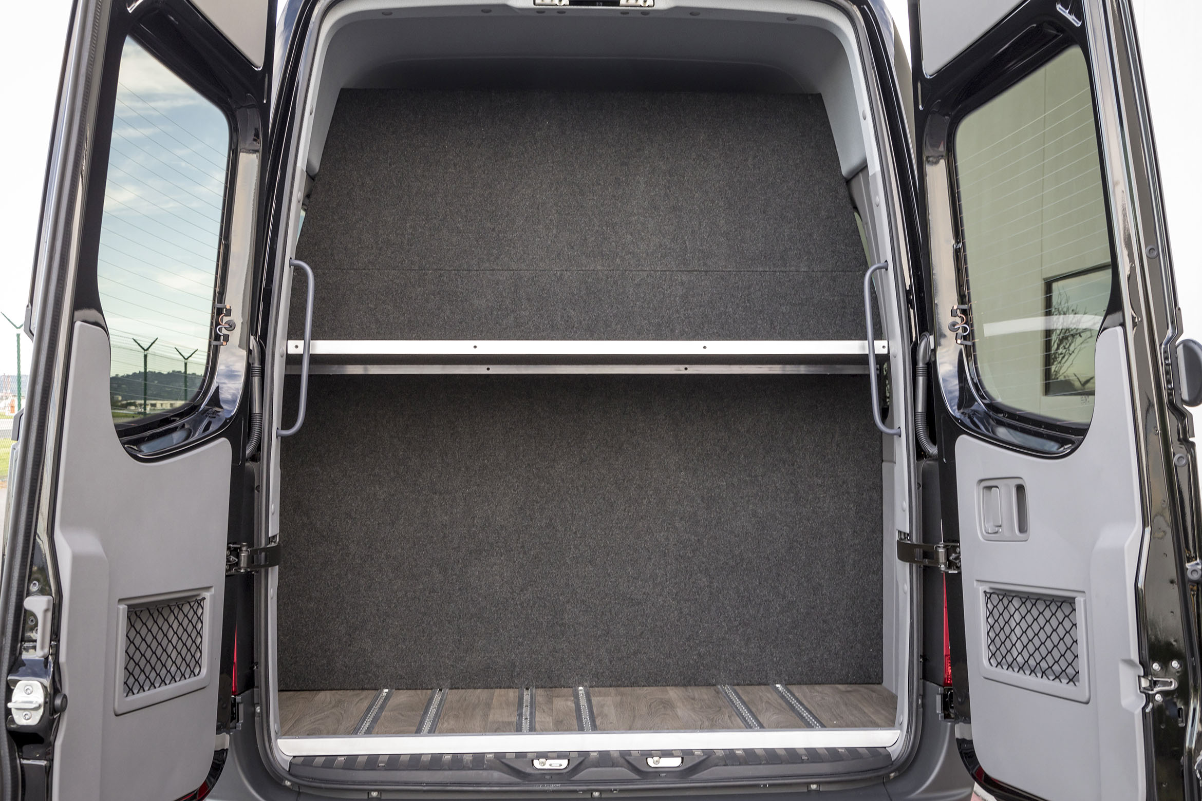 Bespoke Sprinter minibus build 170E15 · S4 photo 20