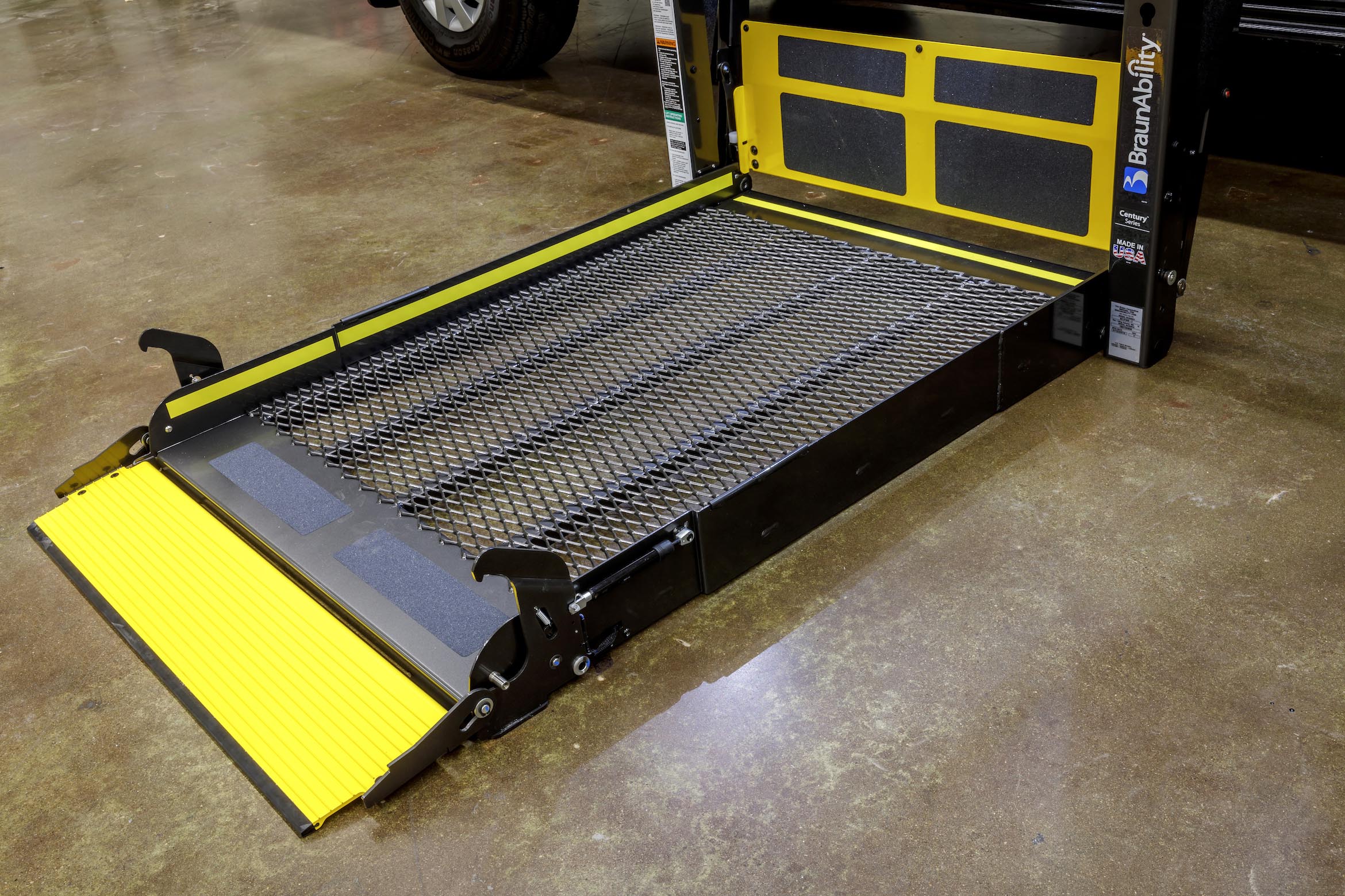 Bespoke Sprinter minibus build 170M9 · S10 photo 4
