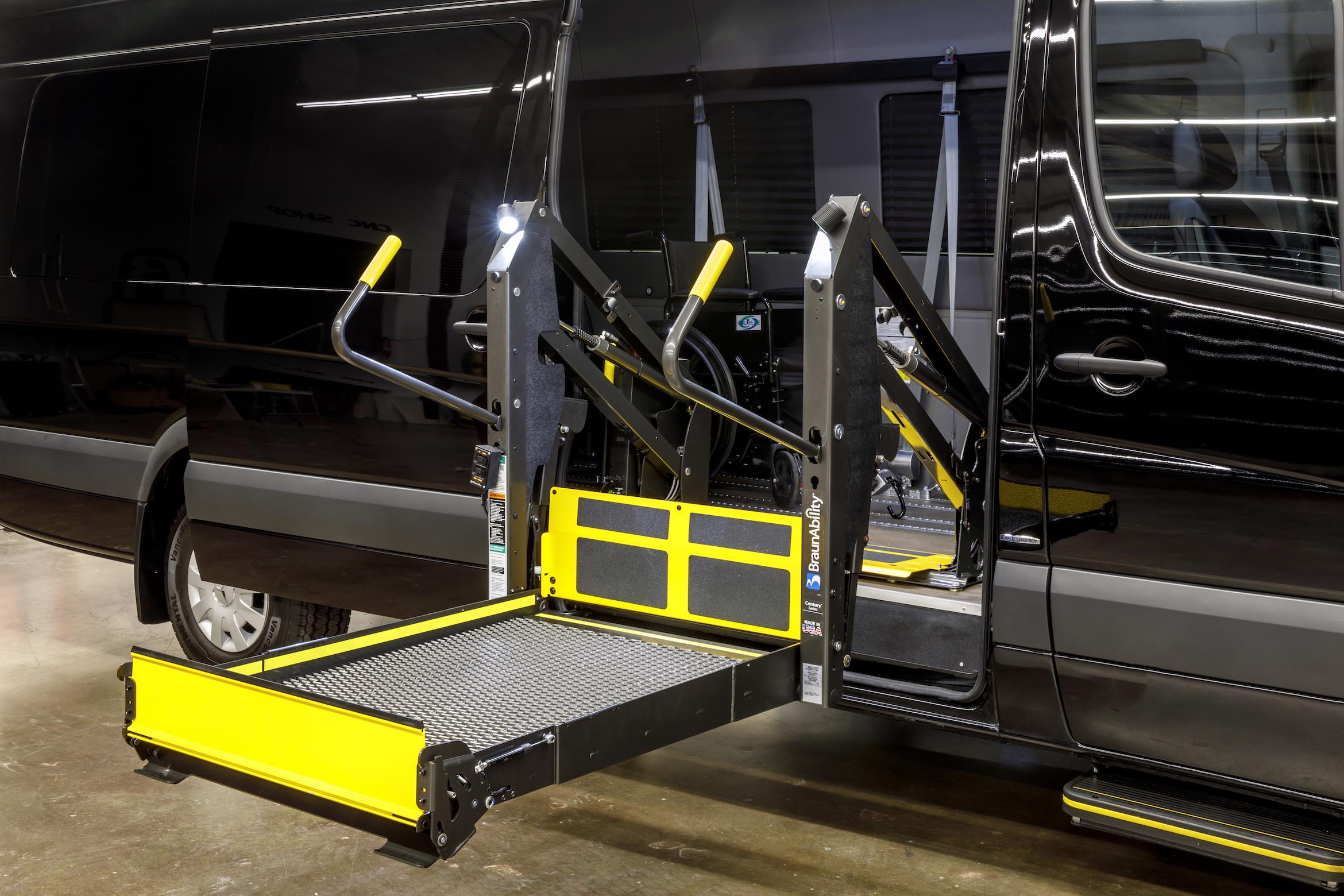 Bespoke Sprinter minibus build 170M9 · S10 photo 5