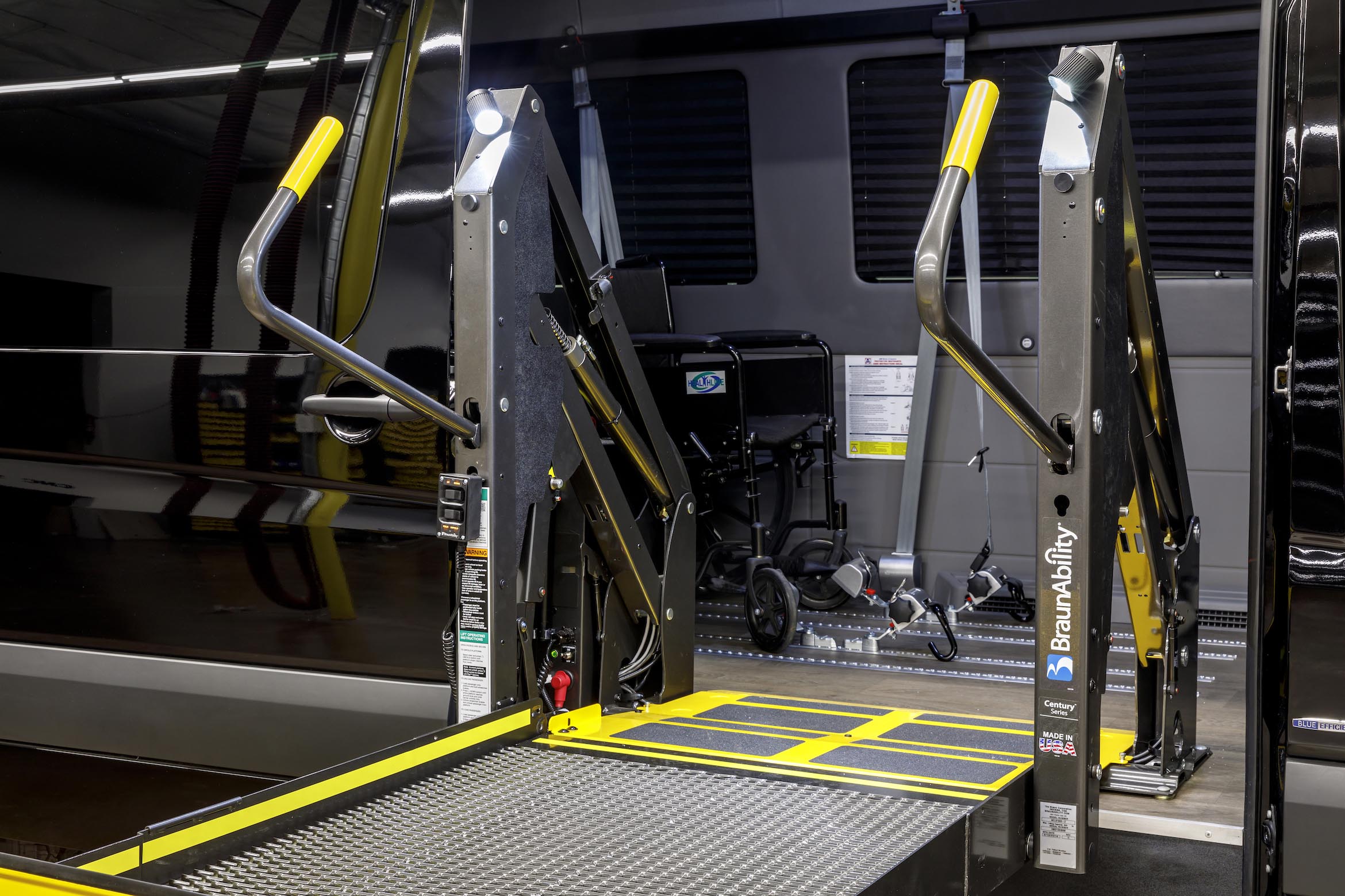 Bespoke Sprinter minibus build 170M9 · S10 photo 6