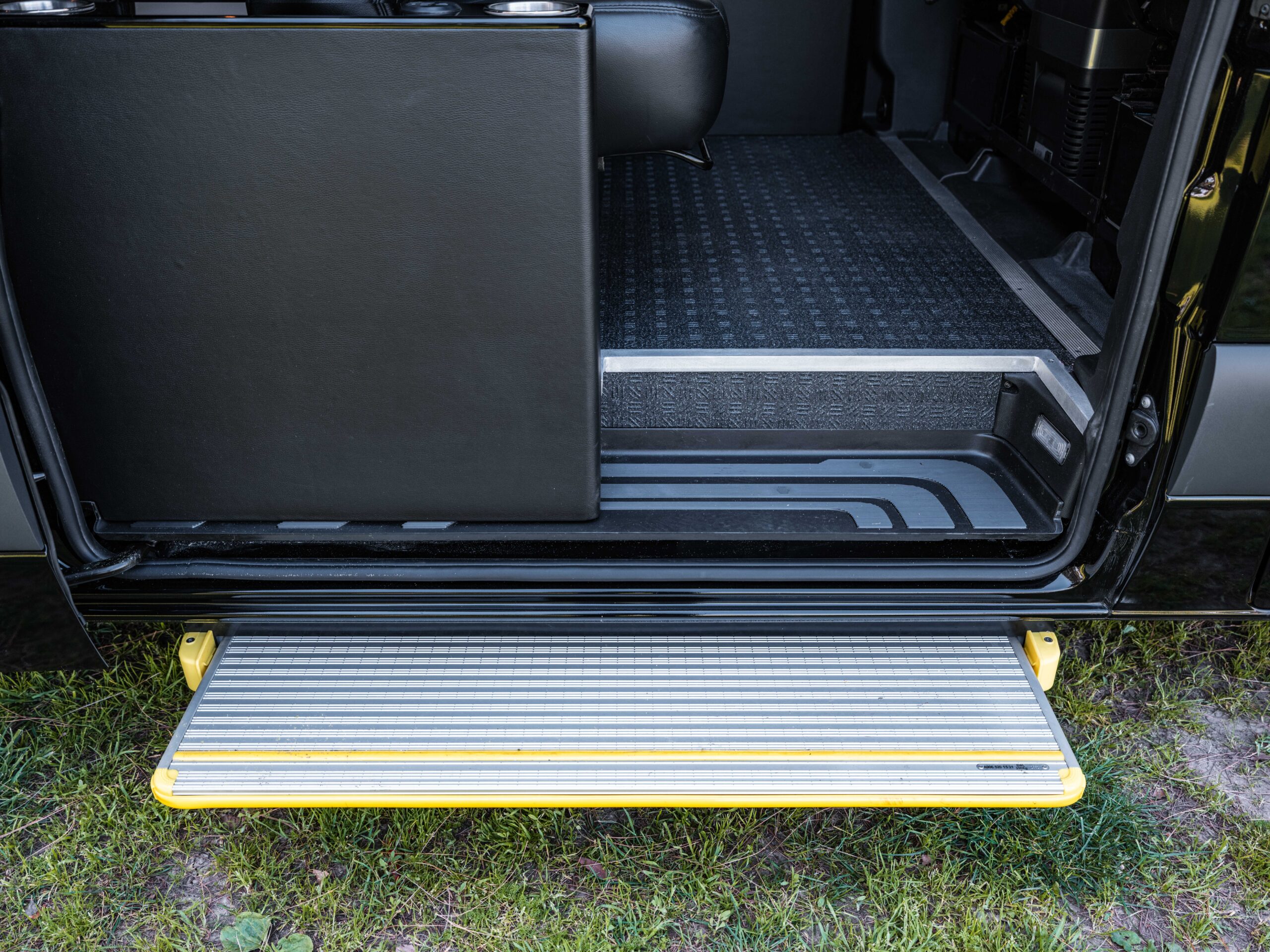 Bespoke Sprinter minibus build 170C9 · S29 photo 9