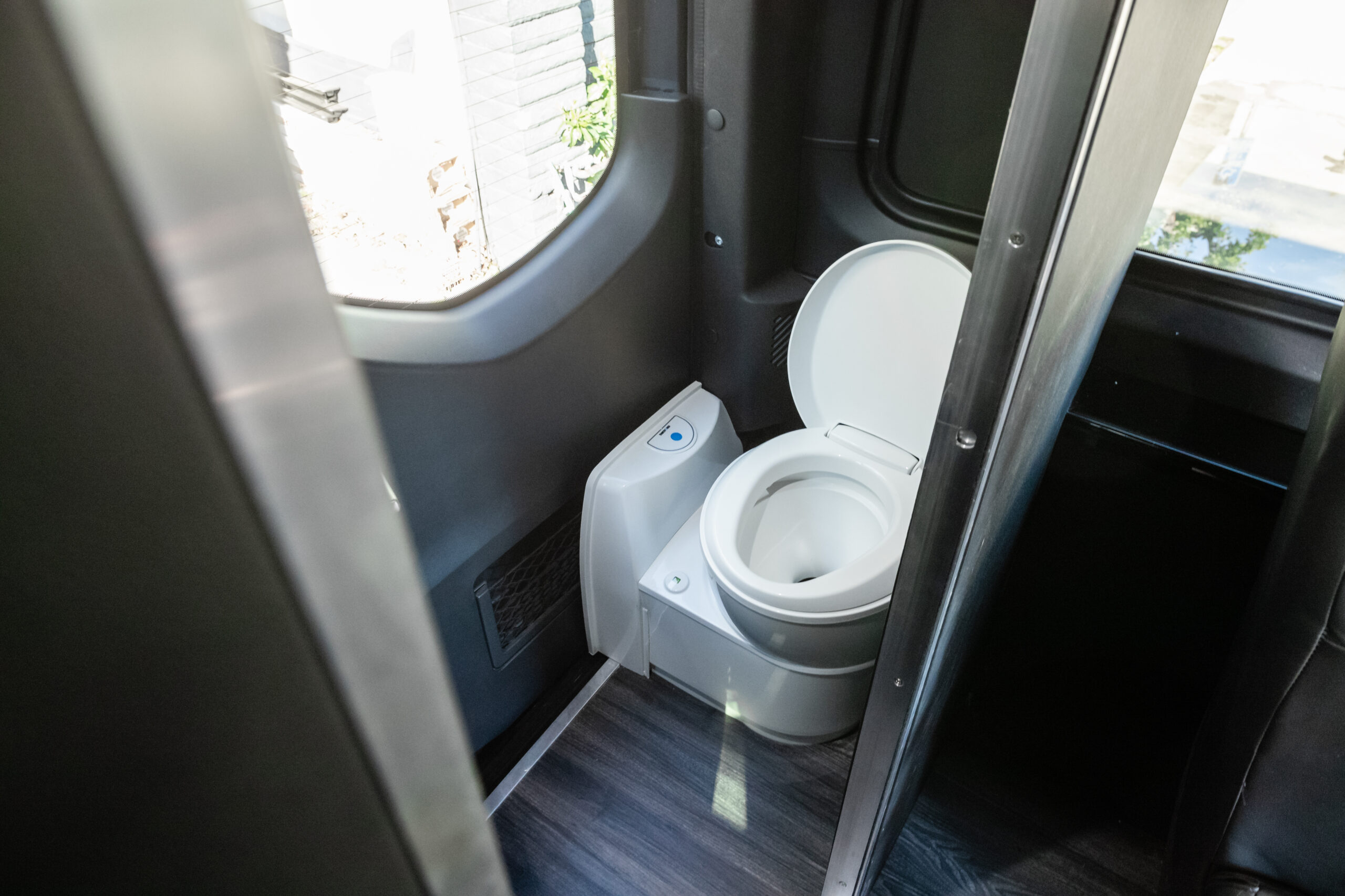 Bespoke Sprinter minibus build S21 photo 33