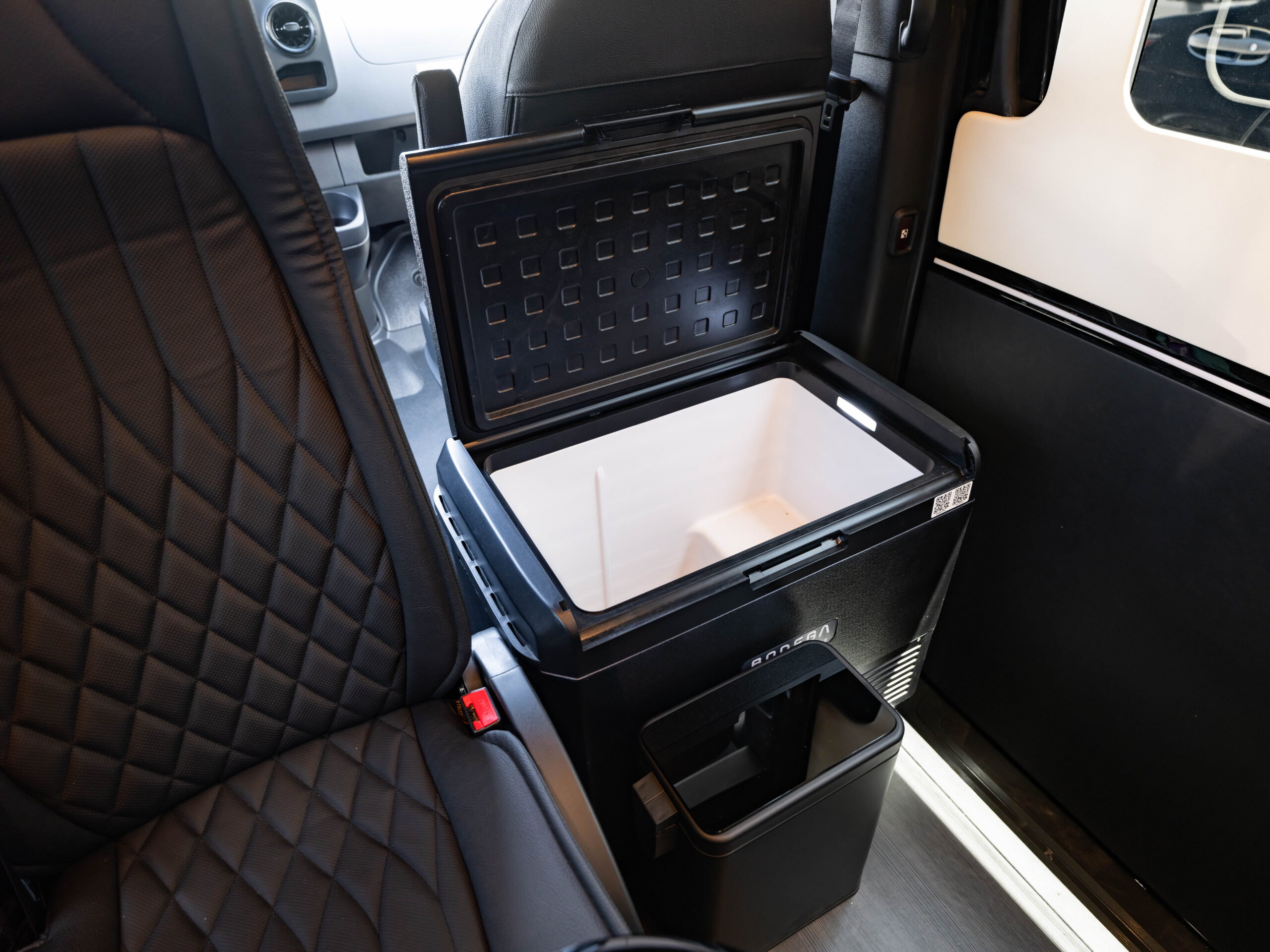 Bespoke Sprinter minibus build S34 photo 21