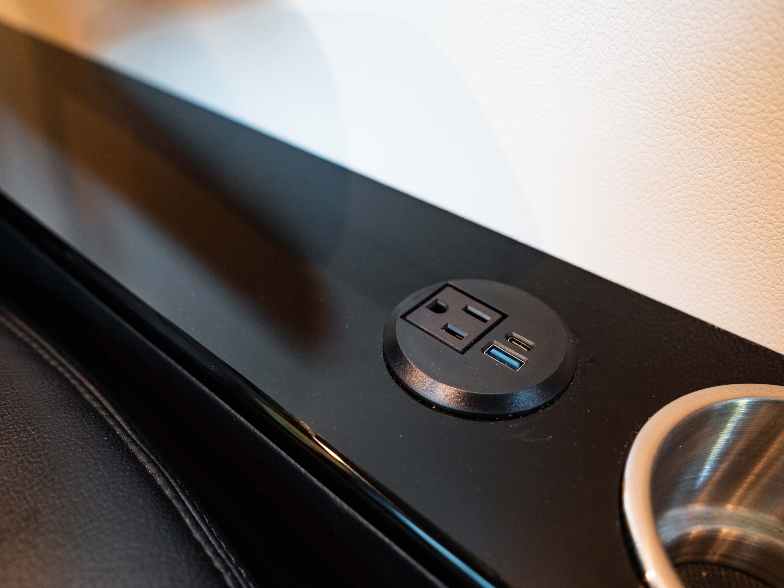 023-Bespoke-Coach-Van-1-03202024